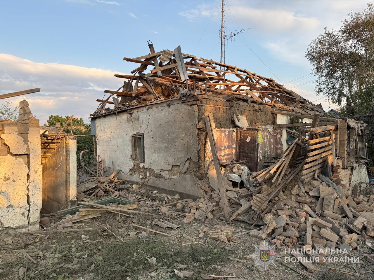 Понад 600 влучань: у поліції показали наслідки обстрілів Запорізької області. ФОТО