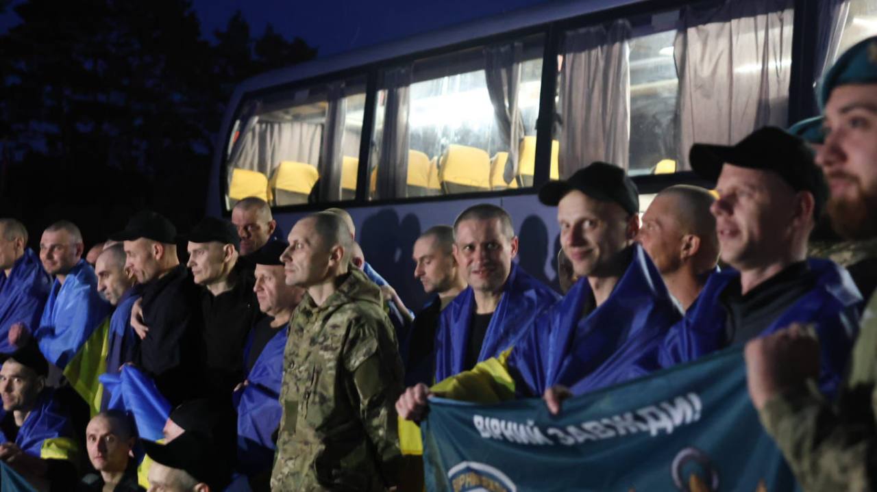 Захисник з Запоріжжя, якого вчора звільнили з полону, сьогодні святкує День народження
