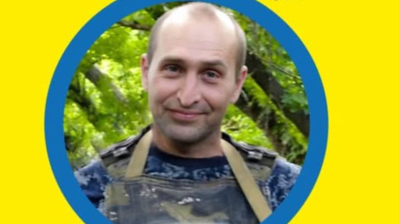 В Запоріжжі встановили табличку на честь загиблого захисника Юрія Шкіндера