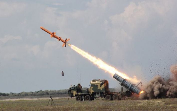 Уникальная демонстрация: Украина впервые показала дальнобойную ракету «Длинный Нептун»