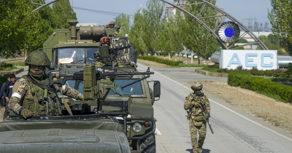 Росіяни пошкодили систему безпеки Запорізької АЕС: в Міненерго розповіли про загрози