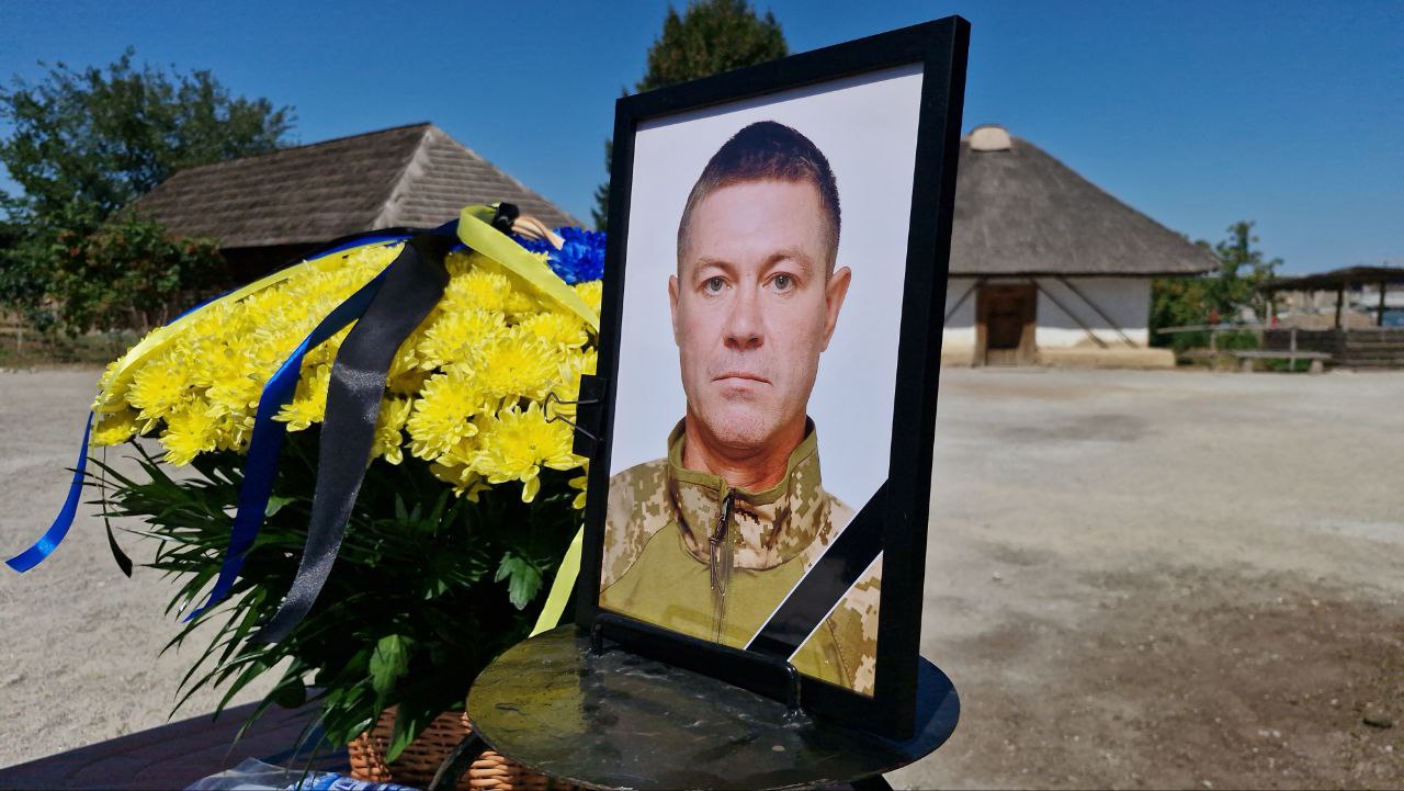 В Запоріжжі попрощались з полеглим захисником Ярославом Шаповаловим