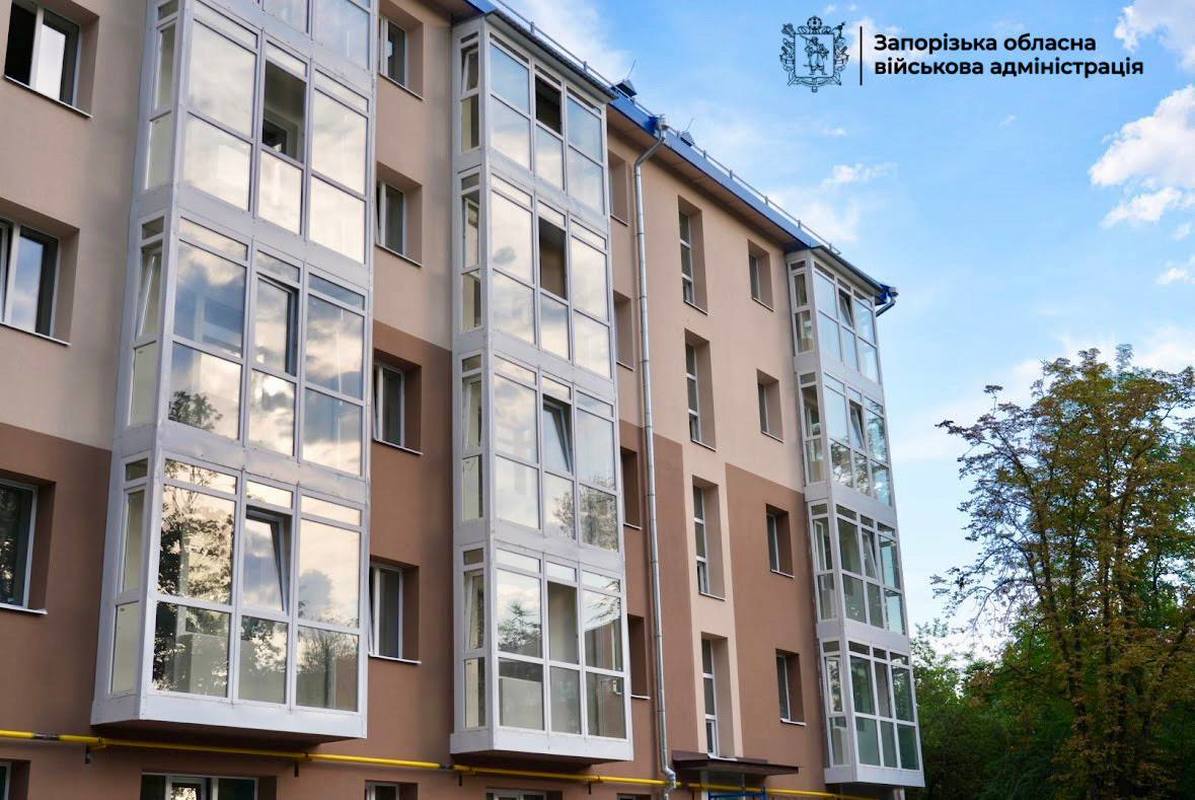 Завершується відбудова ще одного зруйнованого будинку: коли запоріжці повернуться у домівки. ФОТО