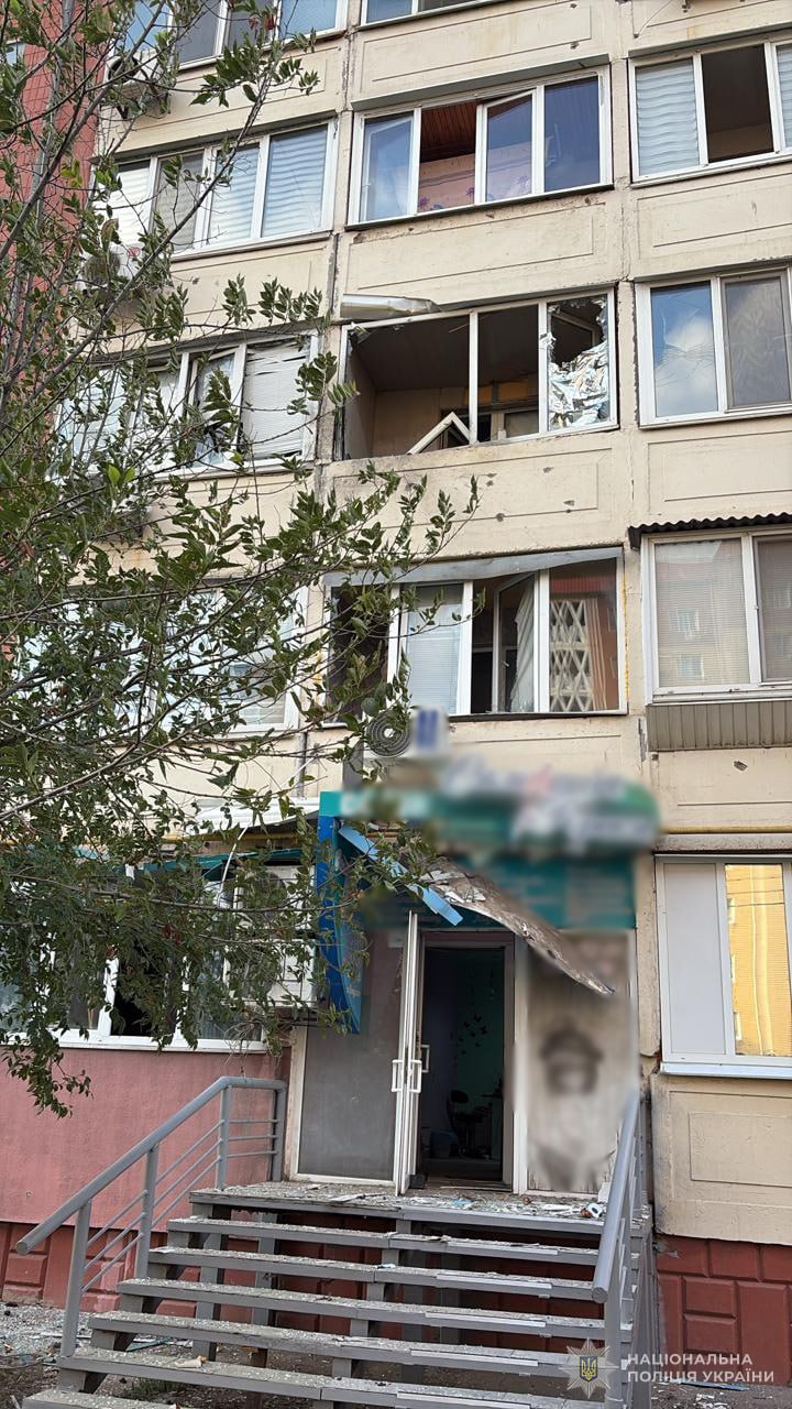 Руйнування та жертви: поліція показала наслідки обстрілів на Запоріжжі. ФОТО