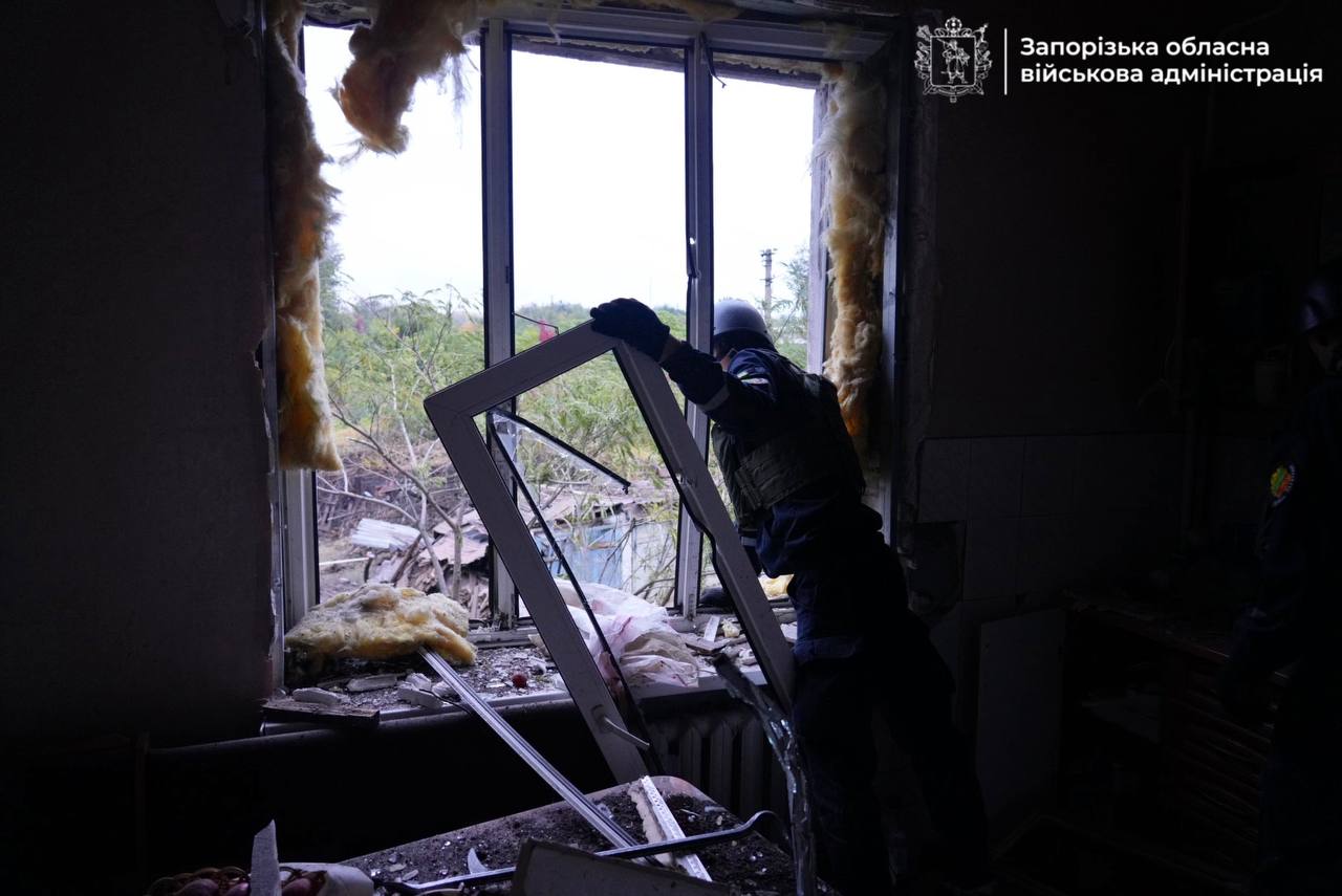 Ворожа атака на Запоріжжя: серед поранених рятувальник, кількість жертв зростає