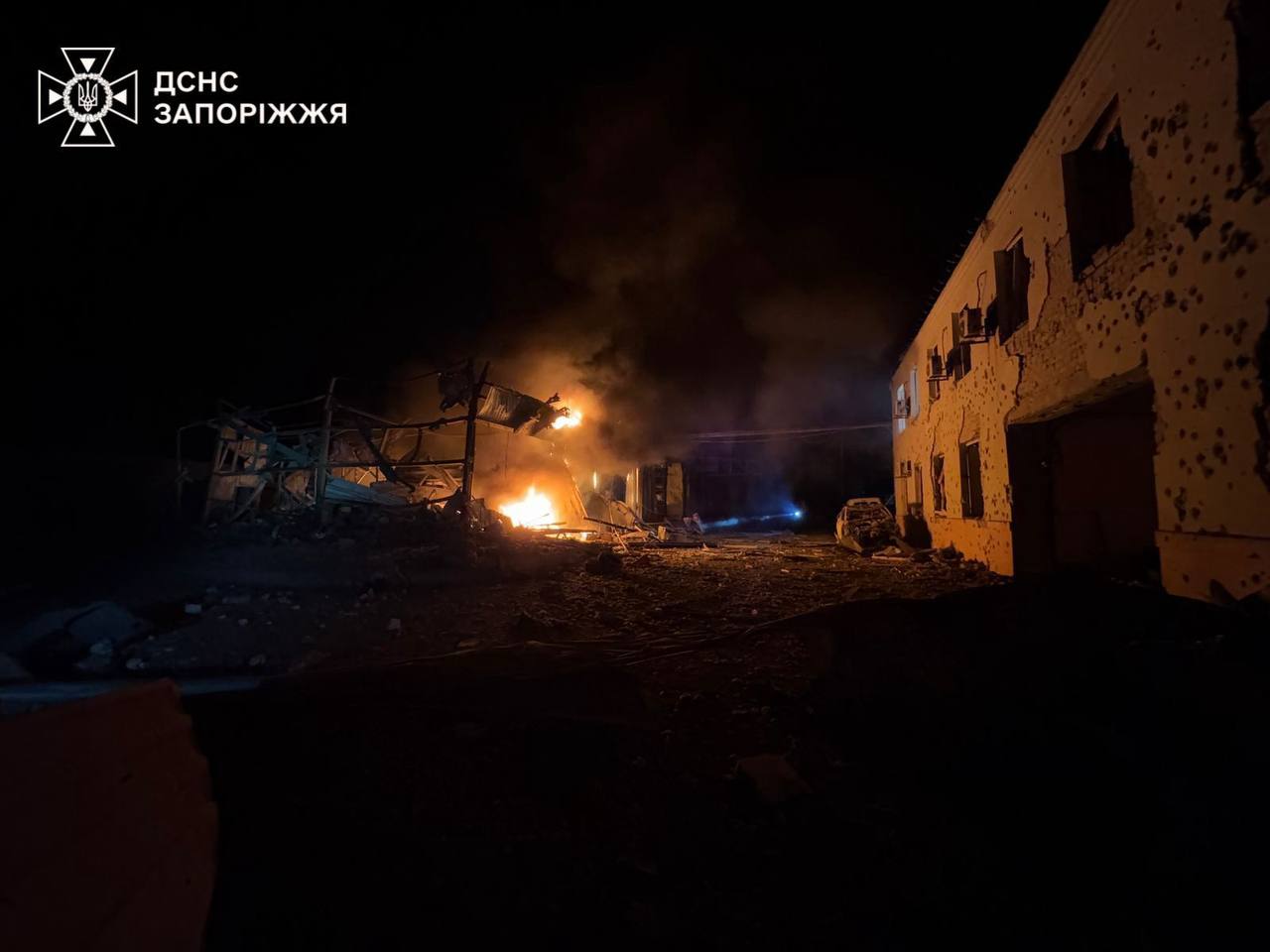 Різані рани, садна, вибухові травми: медики надали допомогу десяти постраждалим від атаки на Запоріжжя