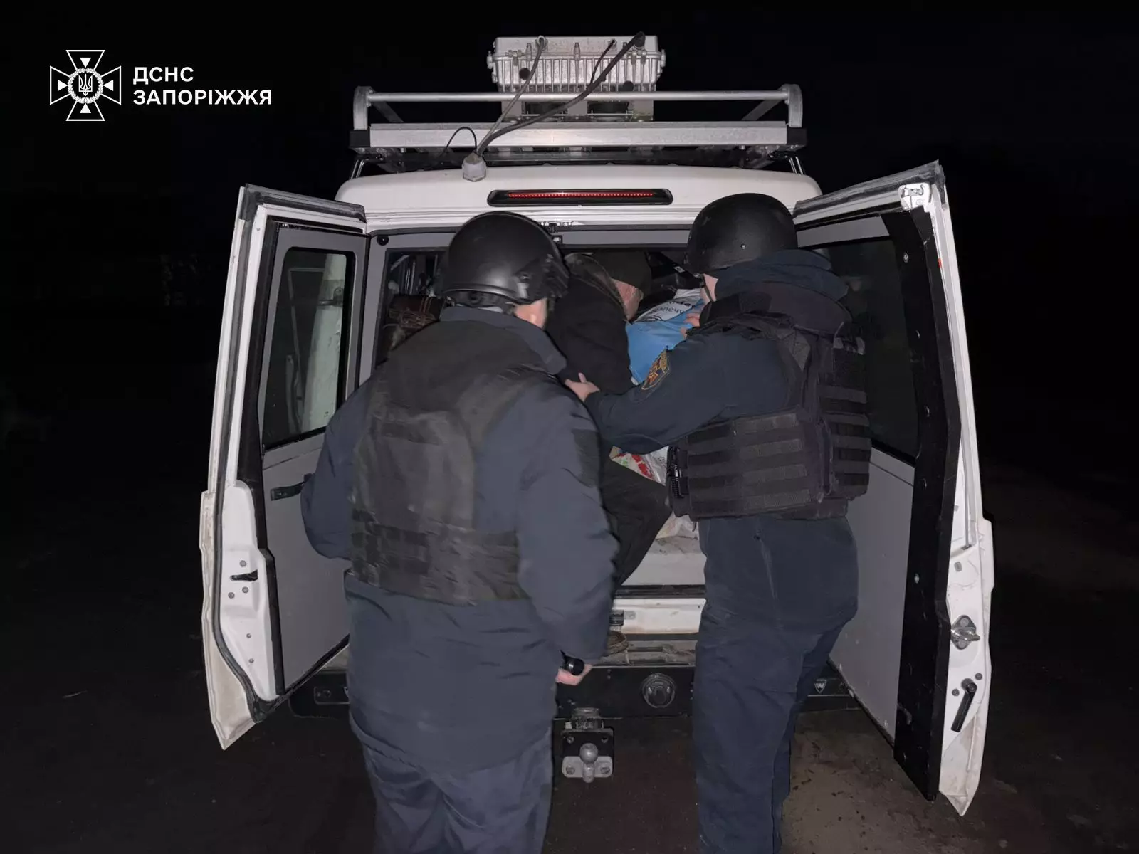 Людей врятував один дзвінок: на Запоріжжі рятувальники евакуювали з-під обстрілів родину