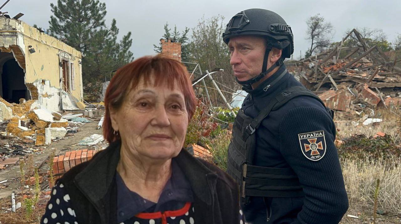 Йшла на ходунках до військових: як останні мешканці покидають прифронтові селища на Запоріжжі